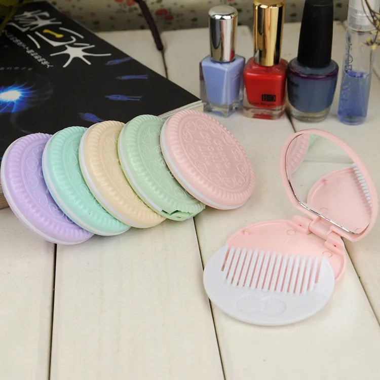 CX77 Travel Makeup Mirror Cute Chocolate Chip Cookie Shape Creative Design Mini Pocket Mirror with Comb Portable Mirror Set