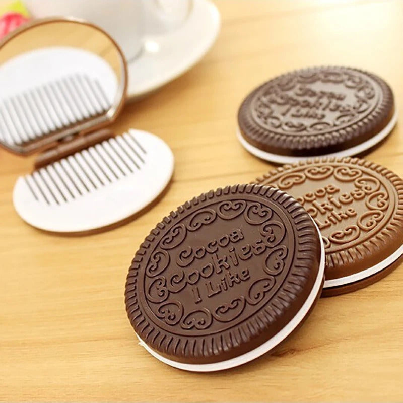 CX431  Mini Pocket Chocolate Cookie Biscuits Compact Mirror with Comb
