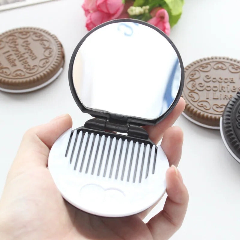 CASHOU65 Travel Makeup Mirror Cute Chocolate Chip Cookie Shape Creative Design Mini Pocket Mirror with Comb Portable Mirror Set