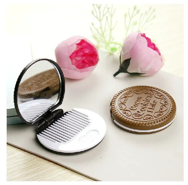 CX77 Travel Makeup Mirror Cute Chocolate Chip Cookie Shape Creative Design Mini Pocket Mirror with Comb Portable Mirror Set
