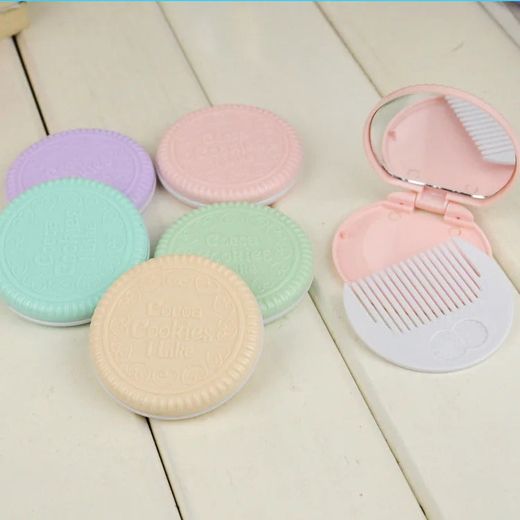 DSHOU327  Mirror with Comb Set Chocolate Chip Cookie Shape Creative Design Mini Pocket Mirror with Comb Portable Travel Makeup Mirror