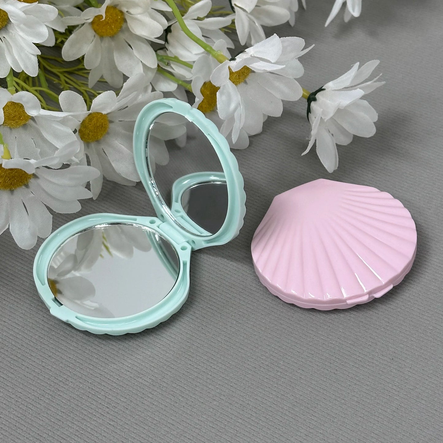 TSHOU1106 Shell Shaped Vanity Mirror Shell Design Cute Pocket Mirror Double Sided Folding Compact Mirror