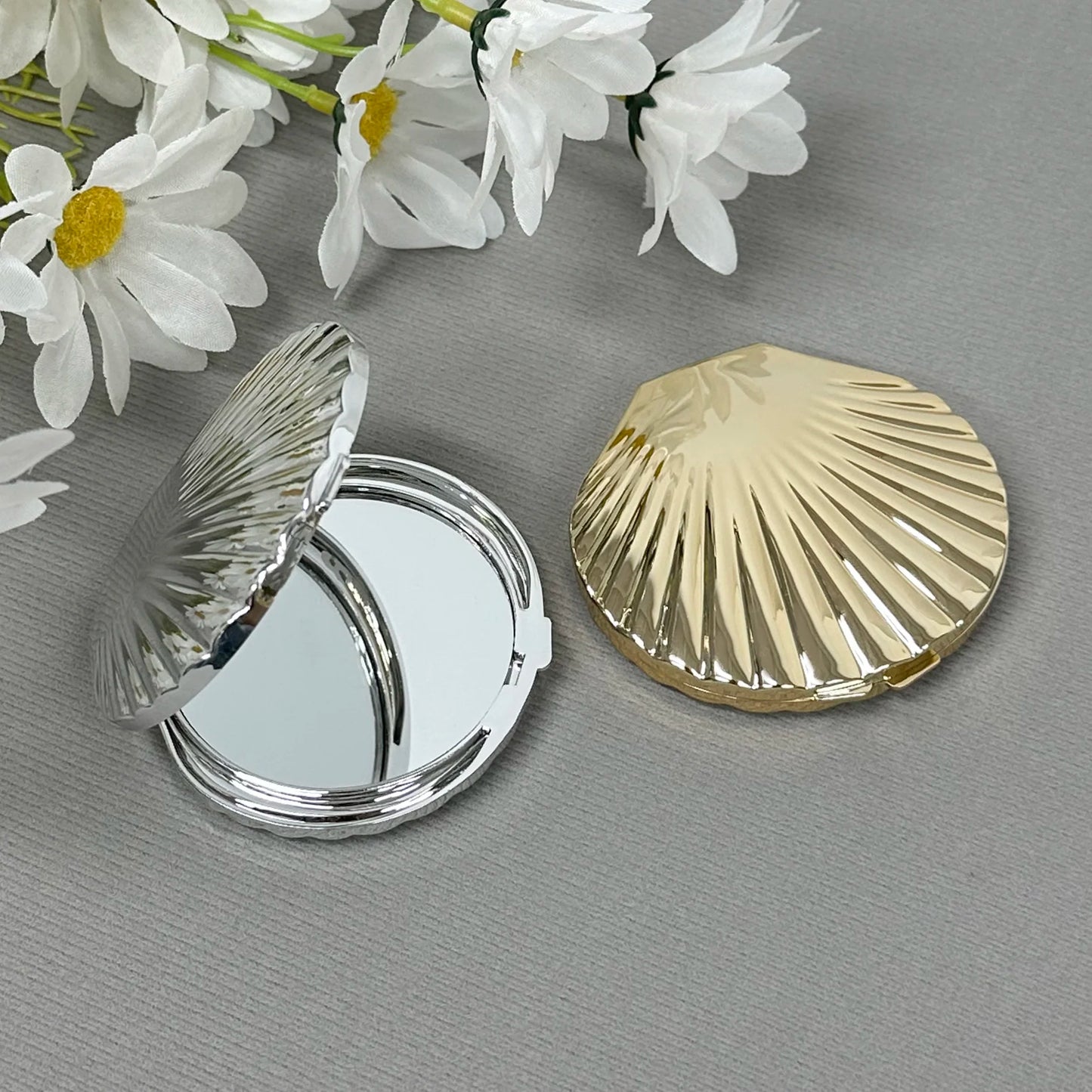 CX548 Shell Shape Makeup Mirror Double Sided Folding Vanity Mirror Electroplating Plastic Compact Mirror