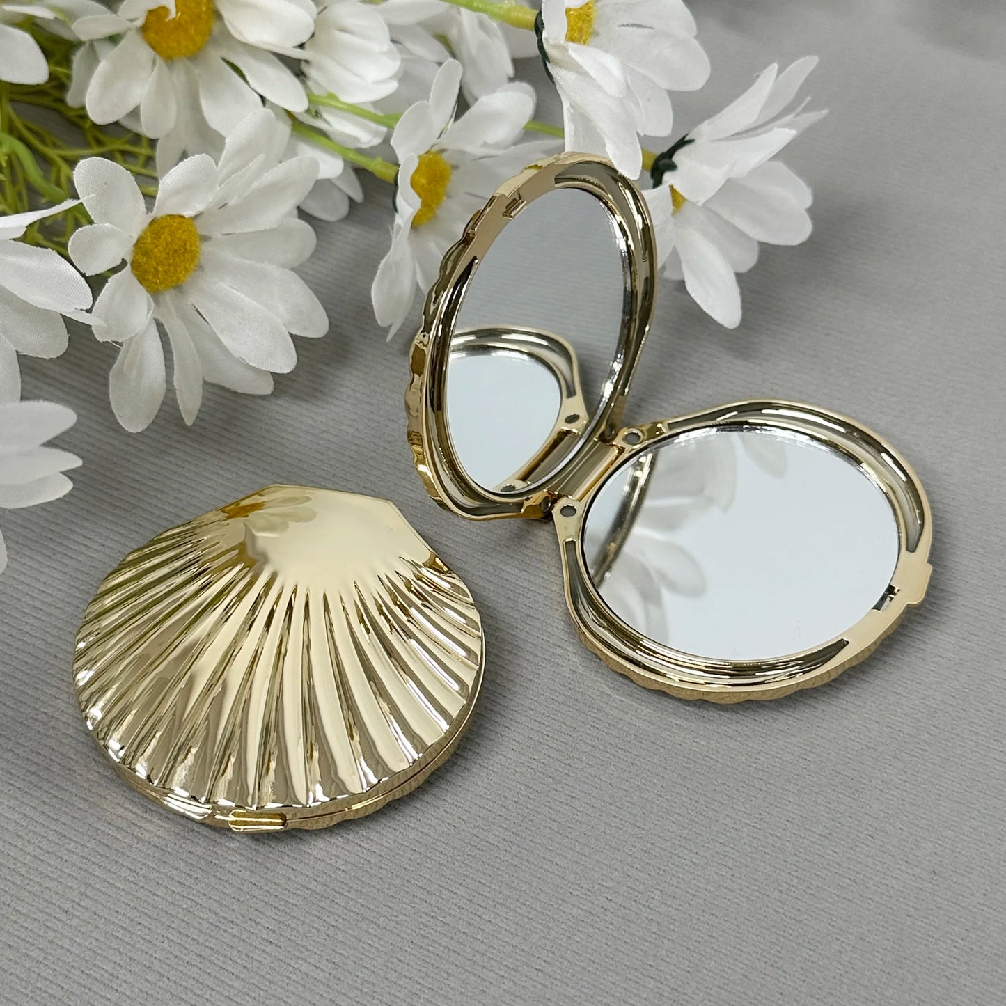 CX548 Shell Shape Makeup Mirror Double Sided Folding Vanity Mirror Electroplating Plastic Compact Mirror
