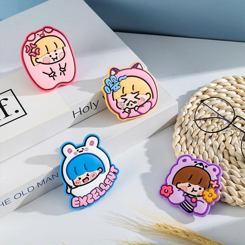 DSHOU183 Portable Cute Mini Mirror Cartoon Little Rabbit Bear Pattern Gift for Little Girls Silicone Purse Mirror